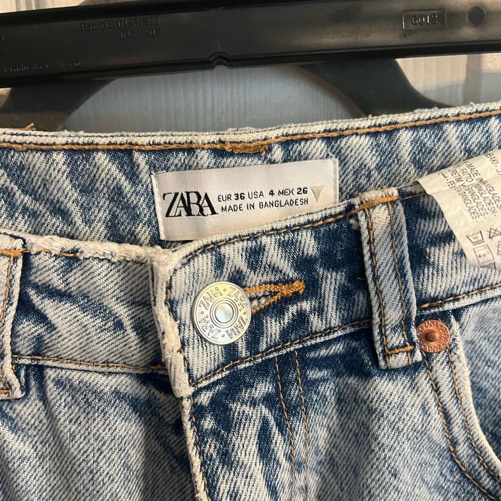 Zara straight leg jeans! - Picture 3 of 3